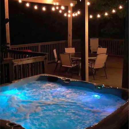 Driftwood Cottage With Hot Tub On Lake Cumberland Russell Springs Esterno foto